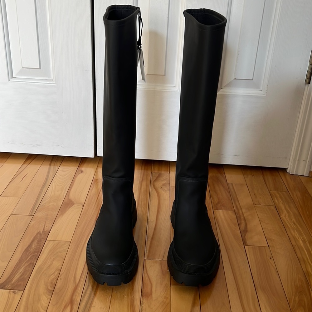 ZARA Lugsole rubberized tall boot